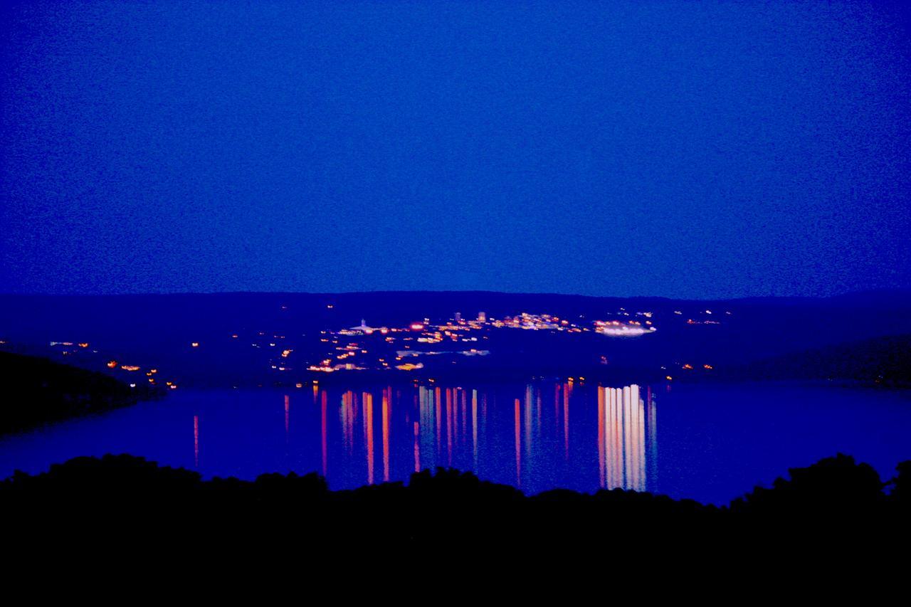 A Cayuga Lakefront Inn - Hotel Alt, Ithaca New York Eksteriør billede